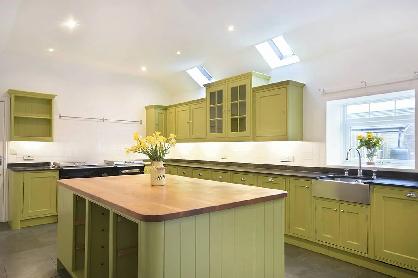 Green resprayed kitchen 3