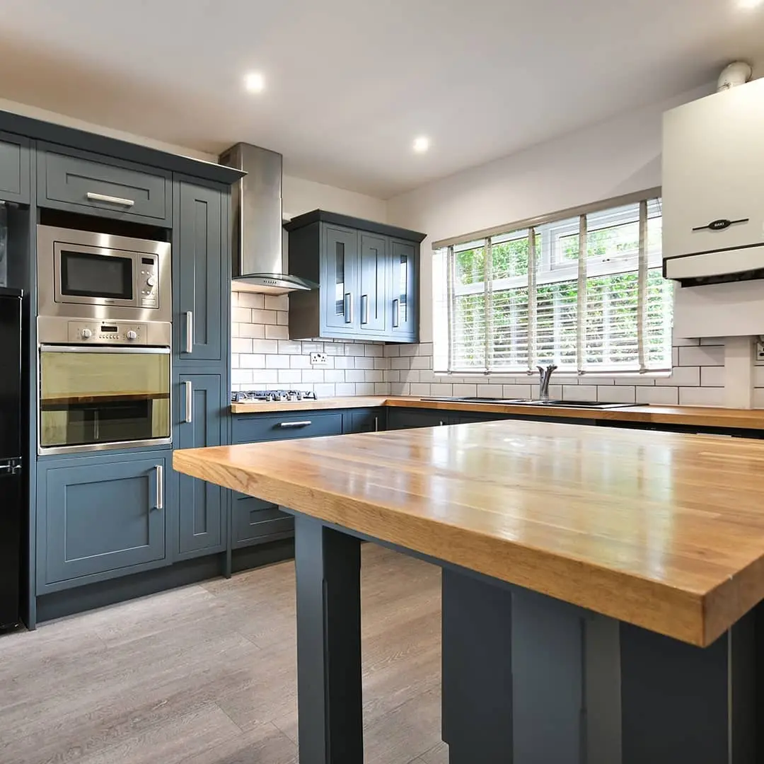 Grey resprayed kitchen 2